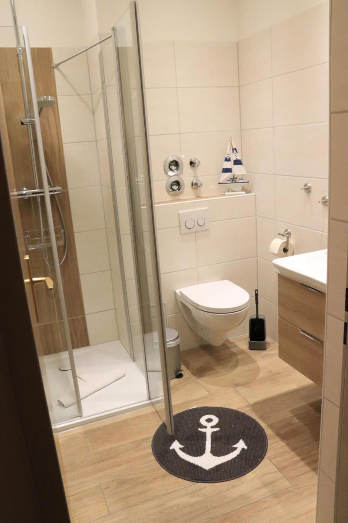 Ferienwohnung Mit Seeblick Und Schwimmbadnutzung In Cuxhaven Exterior foto